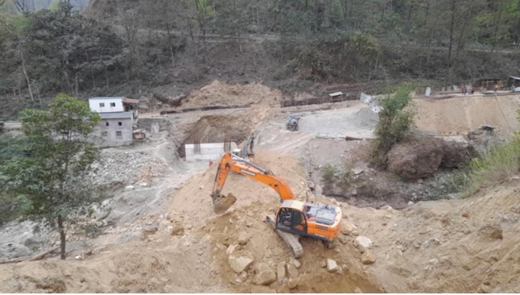 मध्यपहाडी राजमार्गको सुुन्दरेखोलामा ‘आर्क ब्रिज’ निर्माण गरिँदै