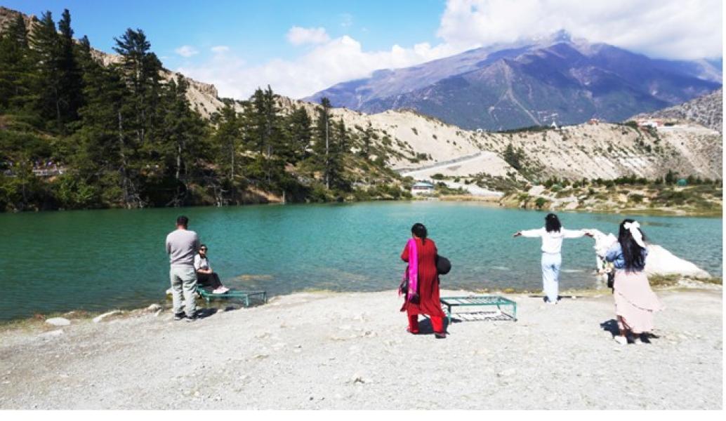 पर्यटक लोभ्याउने मुस्ताङको ‘ढुम्बाताल’