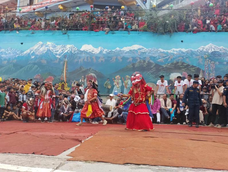 चरिकोटमा भब्यरुपमा लाखेनाँच प्रदर्शन