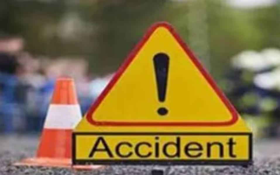 भारतीय नम्बर प्लेटको बस मर्स्याङ्दी नदीमा खस्यो