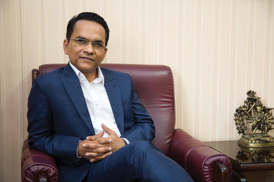 १८ औ गभर्नर पौडेल