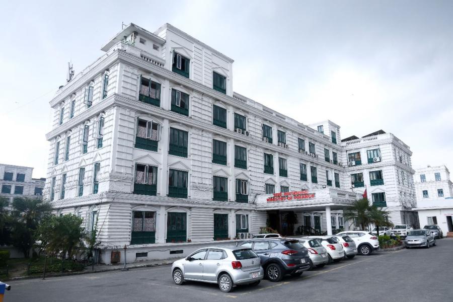 अर्थ मन्त्रालय प्रवेशमा कडाइ