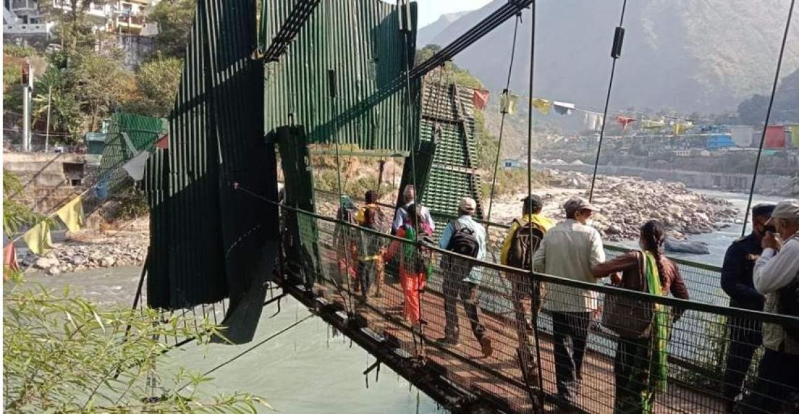 गौरा पर्व मनाउन घर फर्किंदै परदेशी