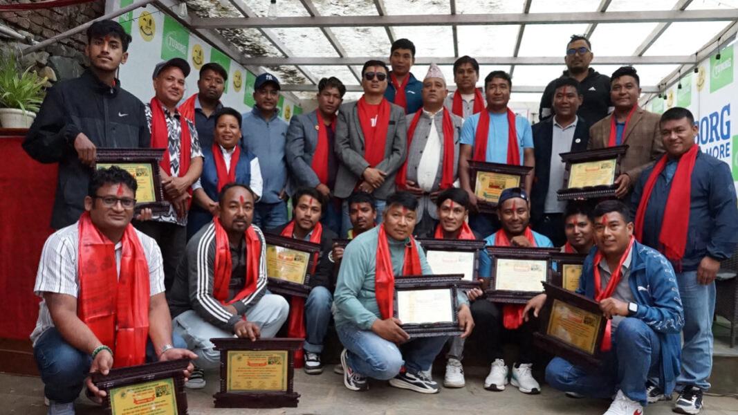 खेलाडीहरुलाई ग्रील तथा स्टील व्यवसायी संघ काठमाडौं जोरपाटी इकाईको सम्मान