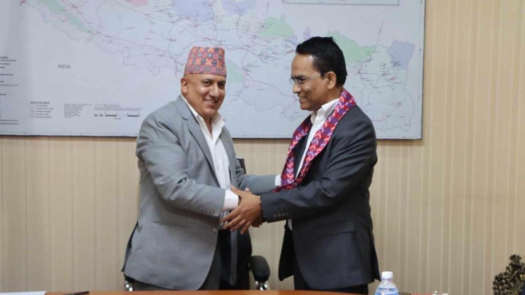 योजना आयोगका उपाध्यक्ष र राष्ट्र बैंकका गभर्नरबिच भेटवार्ता