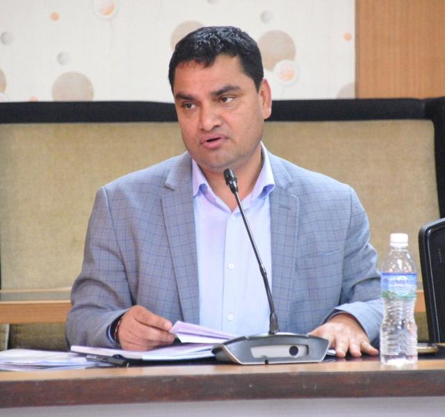 स्वास्थ्य  महामारी रोकथामका लागि स्वास्थ्य तथा जनसंख्या मन्त्री पौडेलका ६ निर्णय