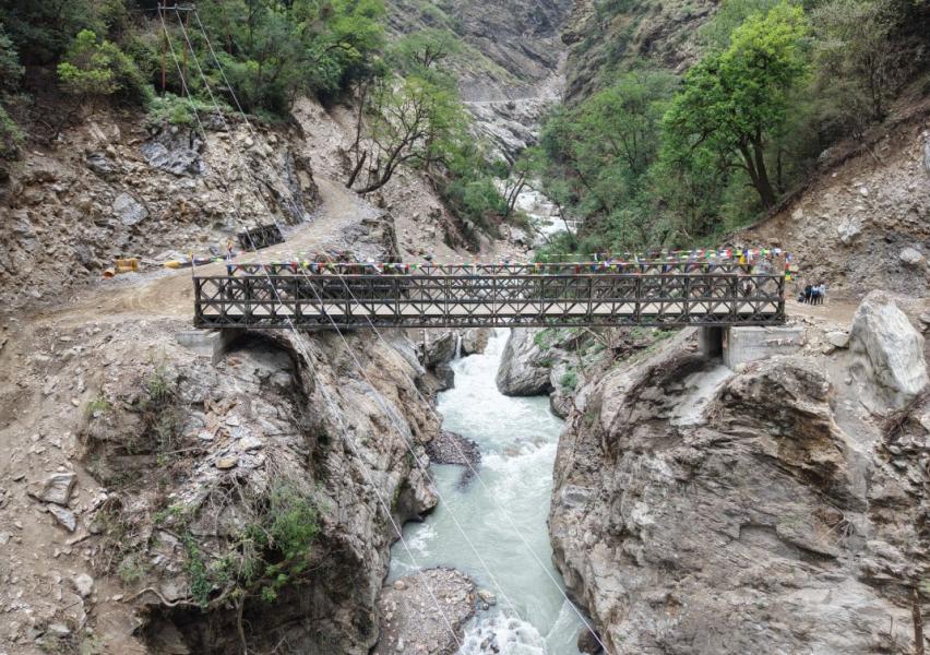 लप्ची  नजिक थाम्चेम्बूसम्म सम्म सडक पुग्यो