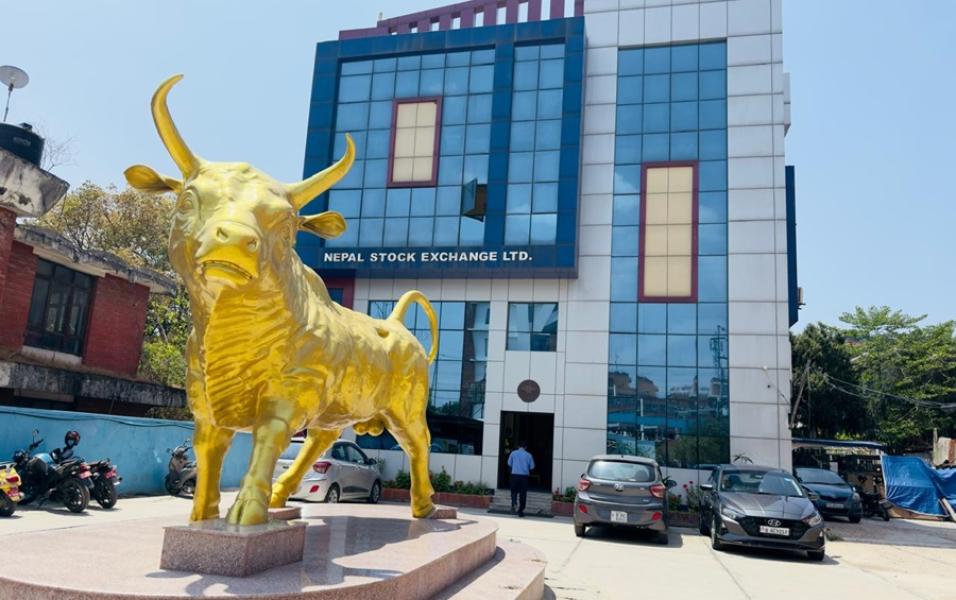 नेप्से १७.४४ अंकले बढेर २६९३ अंकमा