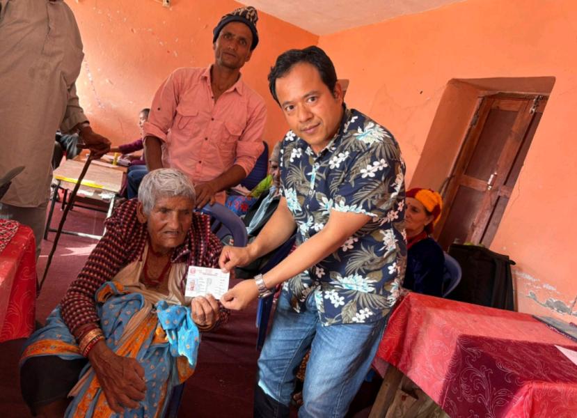 ९७ वर्षीया भट्टले नागरिकता पाउँदा...