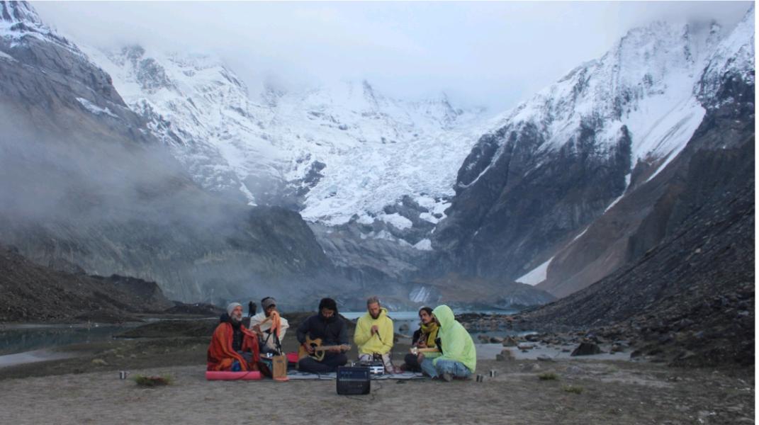 अन्नपूर्ण हिमालको आधार शिविरमा गुञ्जियो ‘फ्रान्सेली सङ्गीत’