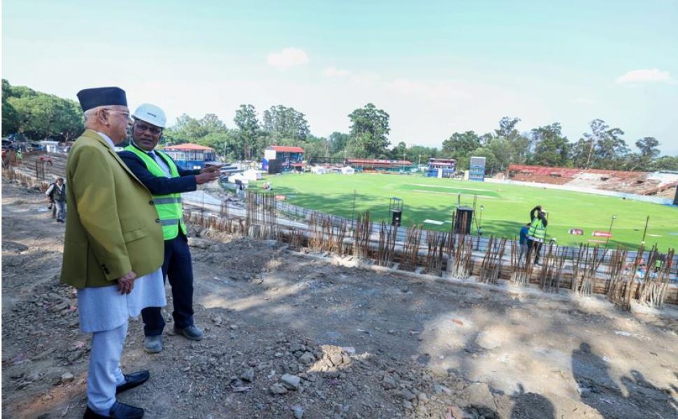 प्रधानमन्त्रीबाट निर्माणाधीन त्रिभुवन विश्वविद्यालय क्रिकेट मैदानको निरीक्षण