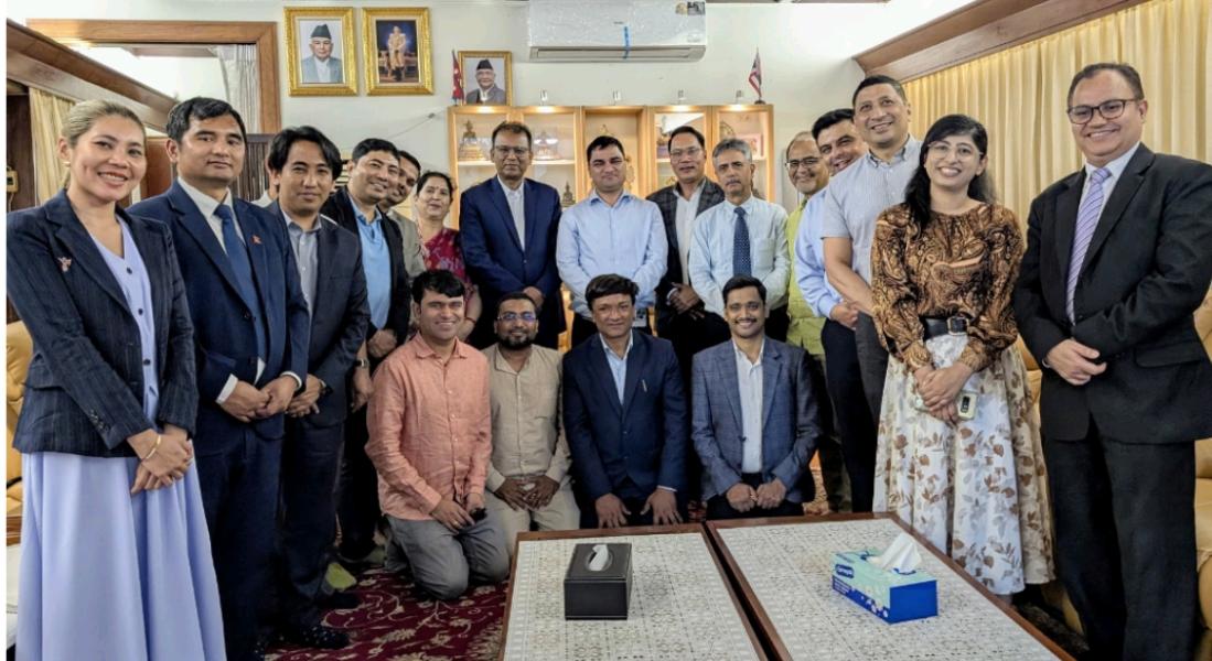 थाइल्याण्डमा क्रियाशील नेपाली स्वास्थ्यकर्मीसँग मन्त्री पौडेलद्वारा सुझाव सङ्कलन