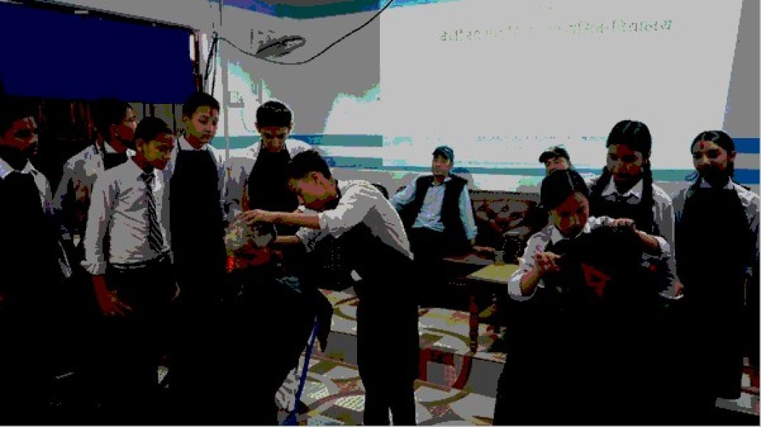 विद्यार्थीलाई पढाईसँगै सिप