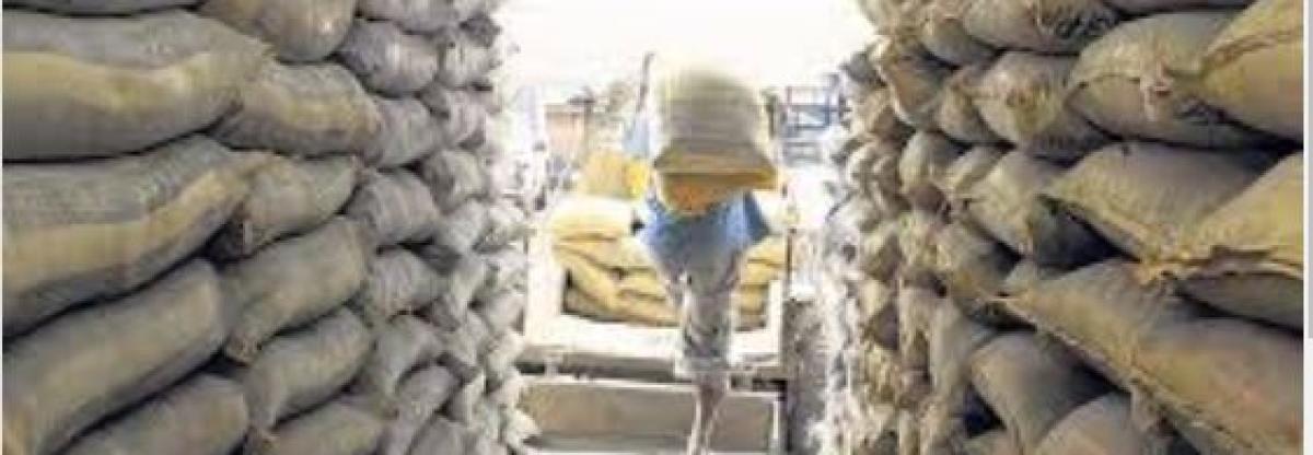 पूर्वी नाकाबाट ३२ करोडको सिमेन्ट निर्यात