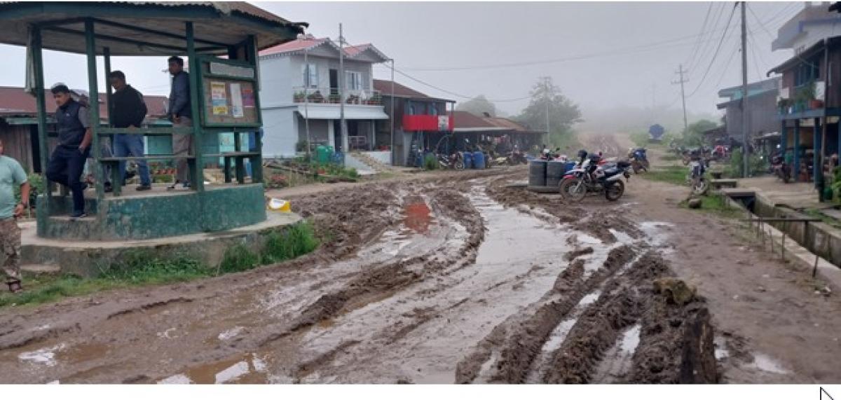 दमक–चिसापनी सडक ३३ वर्षमा पनि पूरा भएन