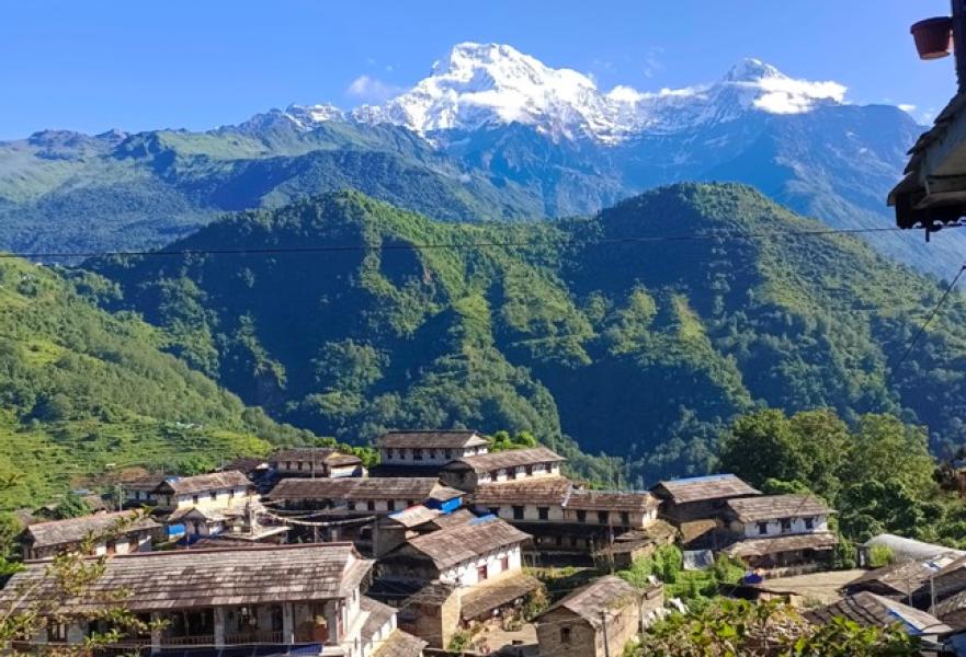 पर्यटक लोभ्याइरहने घान्द्रुक, गुरुङ समुदायको जीवन्त सङ्ग्रहालय