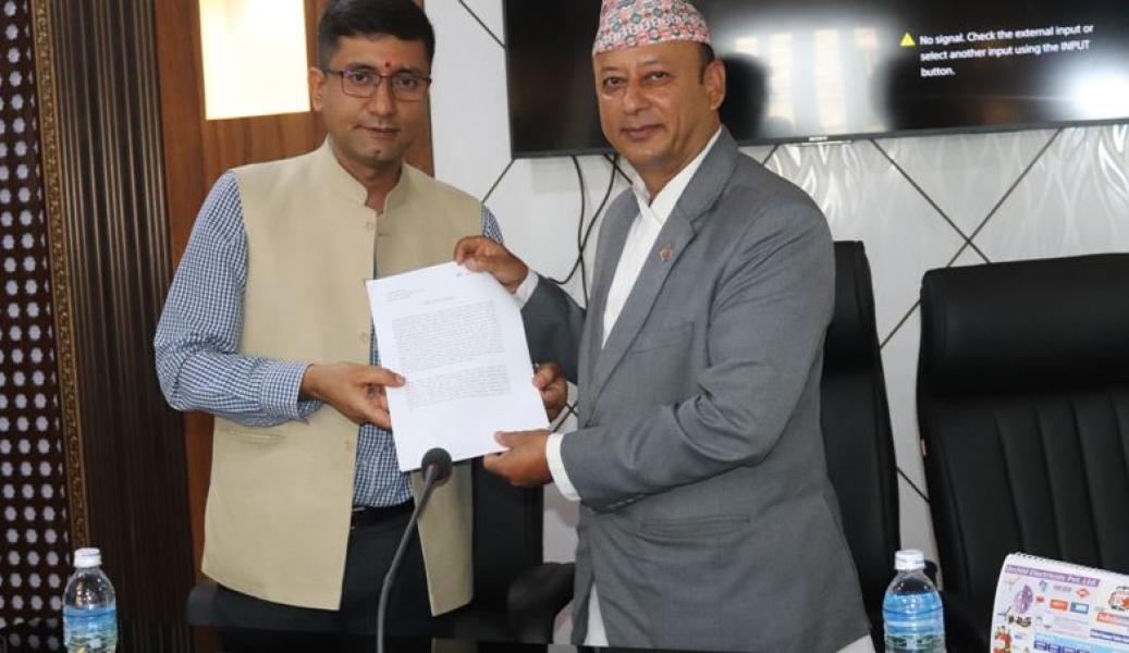 माथिल्लो तामाकोशी जलविद्युत आयोजनाको समस्या बारे बुझाइयो उर्जामन्त्रीलाई  ज्ञापन पत्र