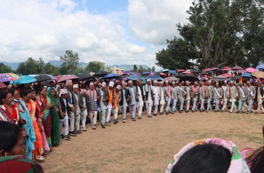 कर्णालीमा देउडा खेल्दै लुतो फालेर मनाइयो साउने सङ्क्रान्ति