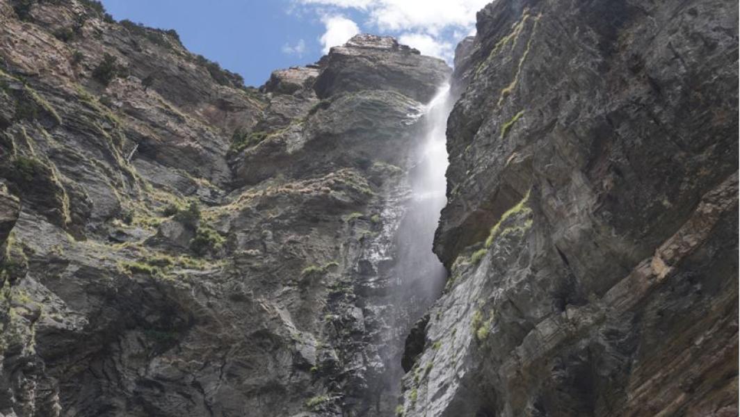 पर्यटकीय सम्भावना बोकेको मुस्ताङको ‘लुम्बुक झरना’