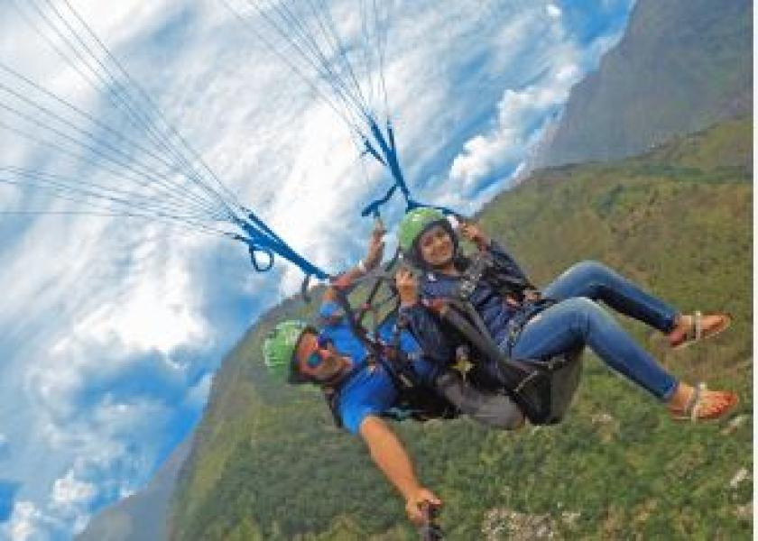 तनहुँसुरमा प्याराग्लाइडिङ सञ्चालनको तयारी