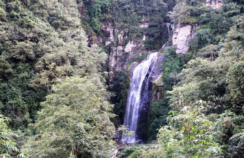 महभिर झरना