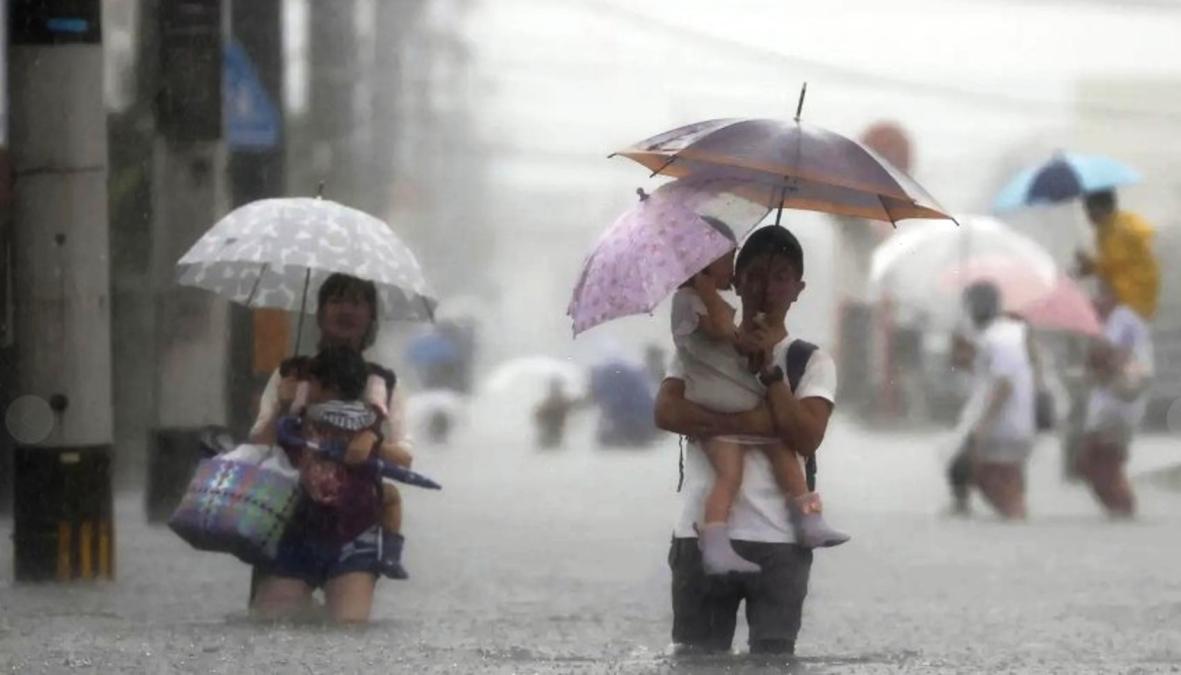 दक्षिण जापानमा ‘पहिले कहिल्यै नदेखेको’ भारी वर्षा