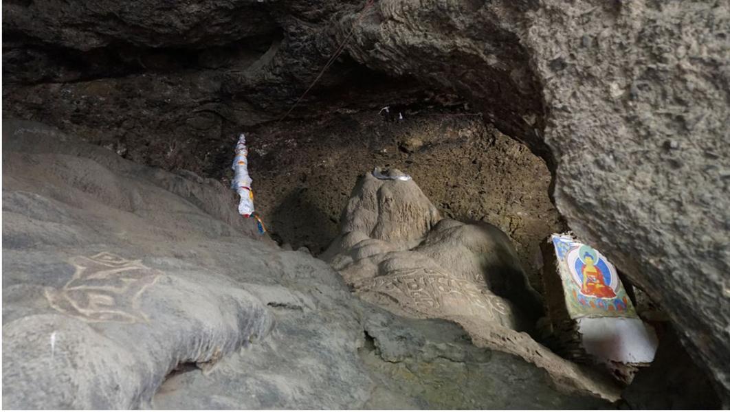 पर्यटकको पर्खाइमा मुस्ताङको चुुङसी गुफा