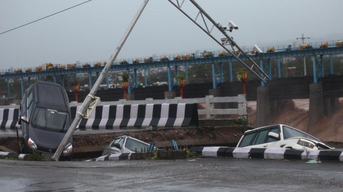 जम्मू कश्मीरमा भिषण बर्षापछि पहिरो, वैष्णो देवी जाने ३२ भक्तजनको मृत्यु