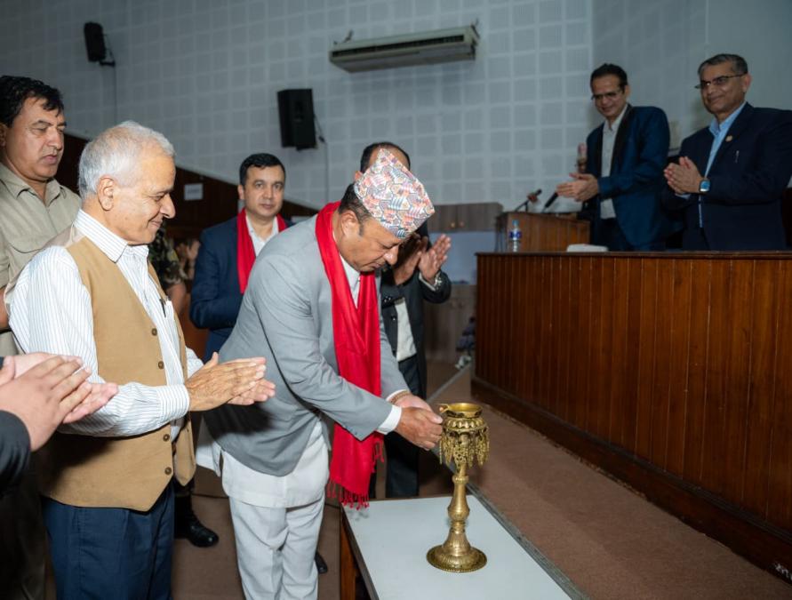 व्यवसायिक मोडेल र आर्थिक पारदर्शिताबिना जलविद्युत् दीगो हुँदैन : मन्त्री खड्का