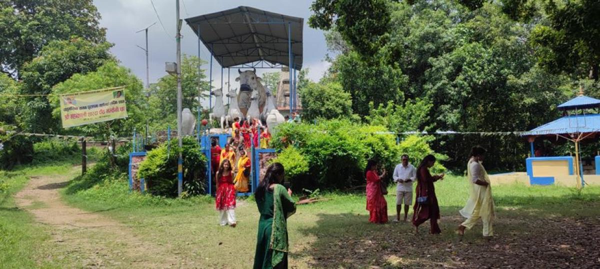 ‘नेपाल आमा’को मूर्ति निर्माण सुरु भएपछि भम्केनी धाममा बढे पर्यटक