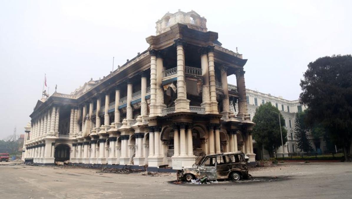 तोडफोड र आगजनीपछि सिंहदरबारको अवस्था : अधिकांश मन्त्रालयका महत्त्वपूर्ण संरचनामा अपुरणीय क्षति, लुटपाट कयौं सामग्री लुटपाट