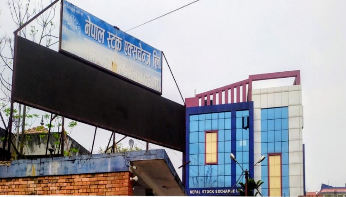 शेयर बजारमा पहिरो