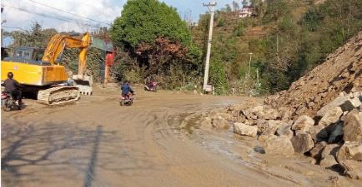 आज र भोलि धुलिखेल-खावा सडकमा मालवाहक गाडी सञ्चालनमा रोक