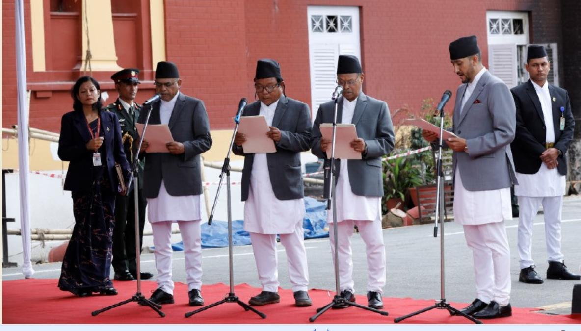 चार मन्त्रीद्वारा शपथ ग्रहण