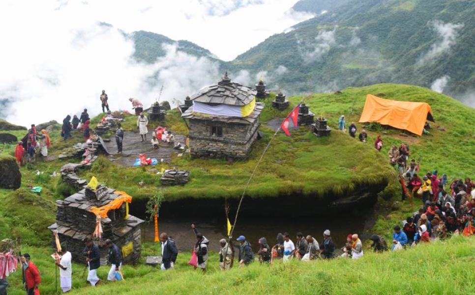 धार्मिक पर्यटकीयस्थल ऋखार ओझेलमा