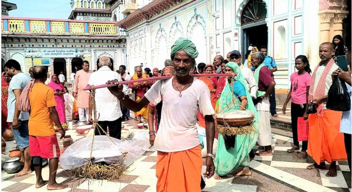 जानकी मन्दिरमा १०१ कोसेली अर्पण