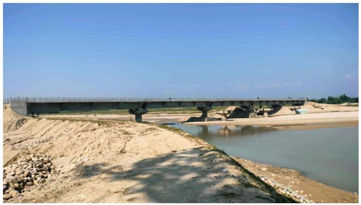 दोदा नदीमा निर्माणाधीन पुलको काम ९० प्रतिशत पूरा