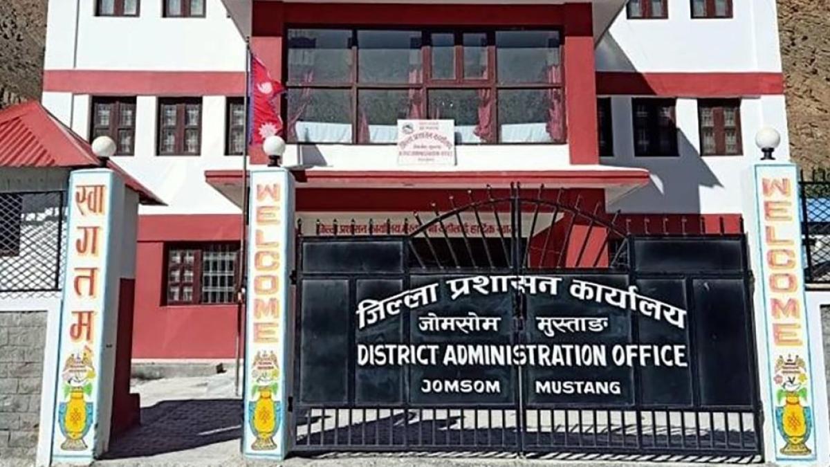 मुस्ताङ प्रशासनको आग्रह- उच्च हिमाली पदमार्गमा यात्रा नगर्नू