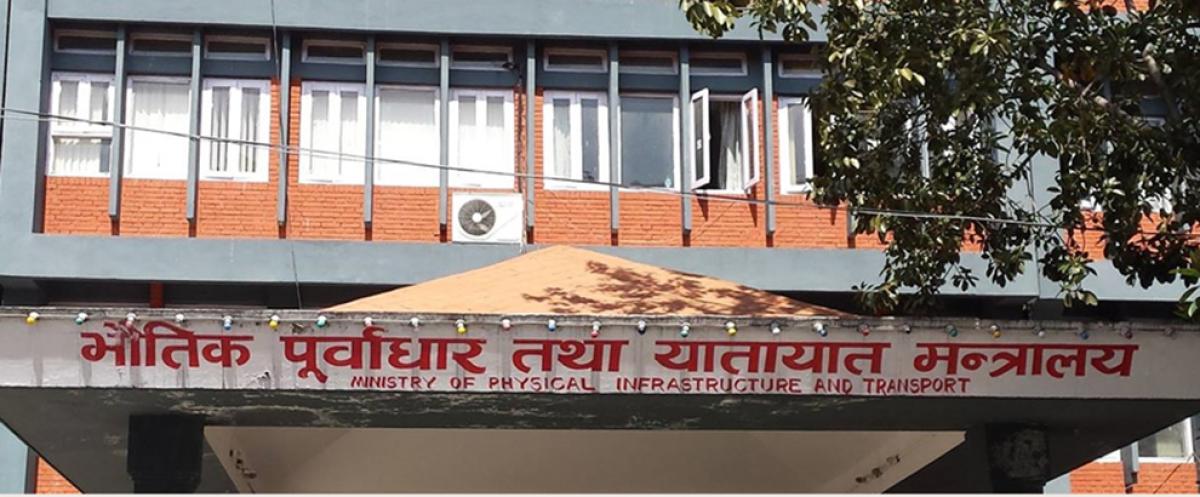 काम नगरेर वर्षोंदेखि अलपत्र पारिएका सडकका २५ रुग्ण ठेक्का तोडियो