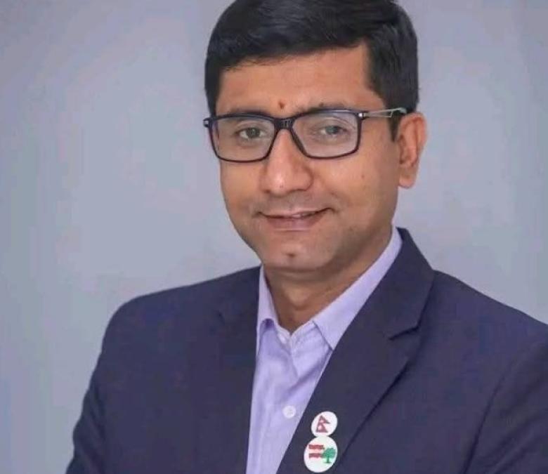 नेपाली कांग्रेसका केन्द्रीय सदस्य अजयबाबु शिवाकोटी  दोलखाबाट प्रतिनिधिसभा सदस्य उमेद्वार