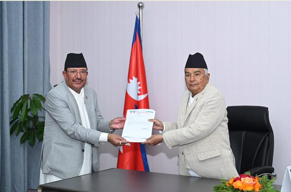 राष्ट्रपतिसमक्ष राष्ट्रियसभा निर्वाचनको प्रतिवेदन पेस