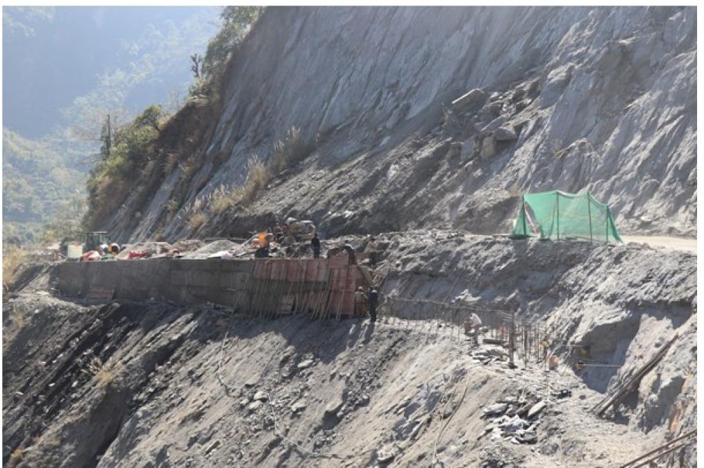 बेनी–जोमसोम सडकको म्याग्दी खण्डको सडकमा पहिरो रोकथाम योजना सुरु