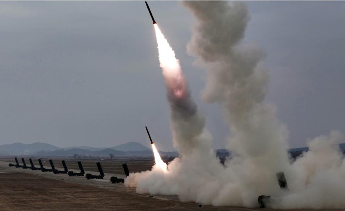 छोरीसँगै किमद्वारा रकेट प्रहार अभ्यास अवलोकन