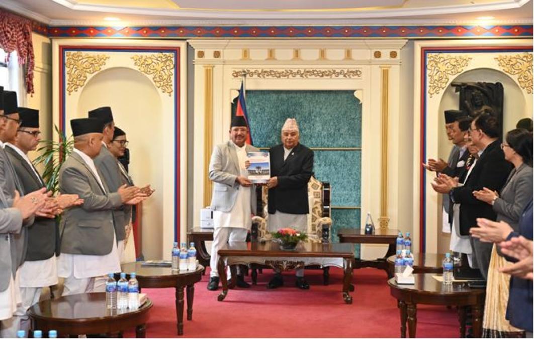 राष्ट्रपति समक्ष आयोगद्वारा निर्वाचन प्रतिवेदन पेस