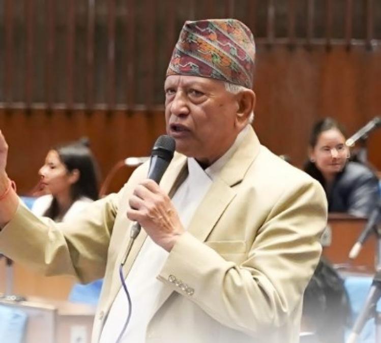 प्रतिनिधि सभाका ज्येष्ठ सदस्य केसीले बुधवार राष्ट्रपति समक्ष शपथ लिनुहुने